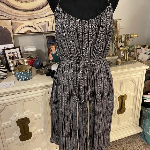 L'AGENCE Dresses & Skirts - L’AGENCE Silk Tie Waist Dress, black & cream, 8